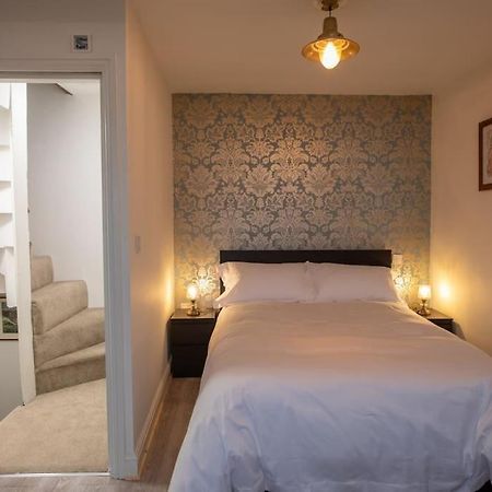 Herring Girl House - Harbourside Property, Sleeps 8 스카버러 외부 사진