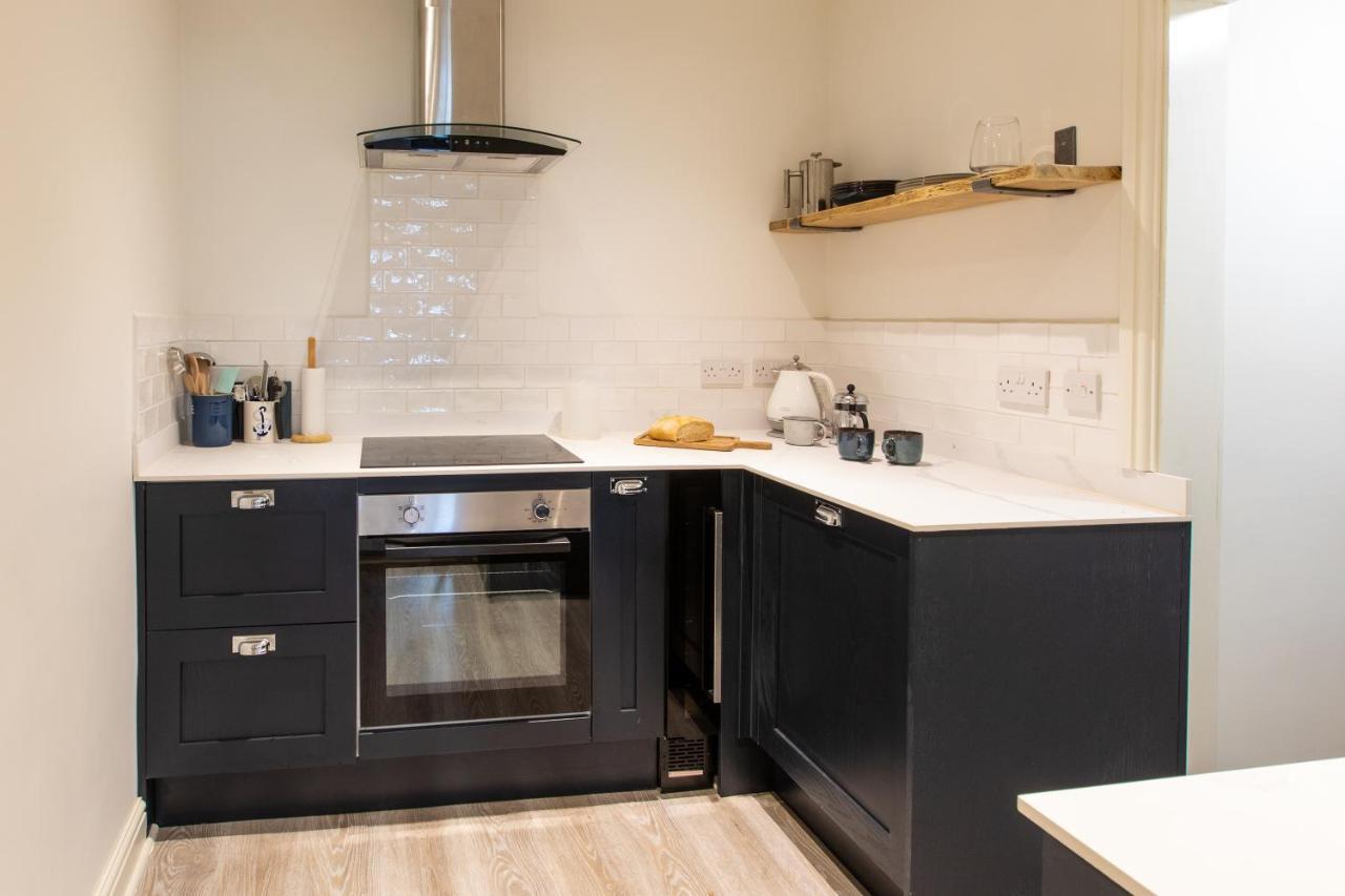 Herring Girl House - Harbourside Property, Sleeps 8 스카버러 외부 사진