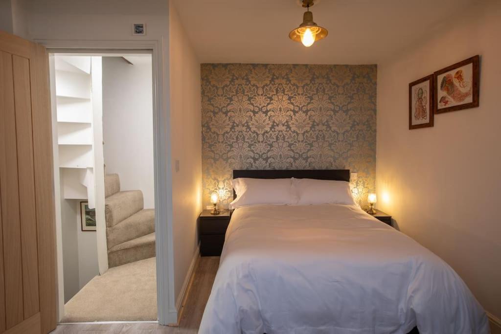 Herring Girl House - Harbourside Property, Sleeps 8 스카버러 외부 사진