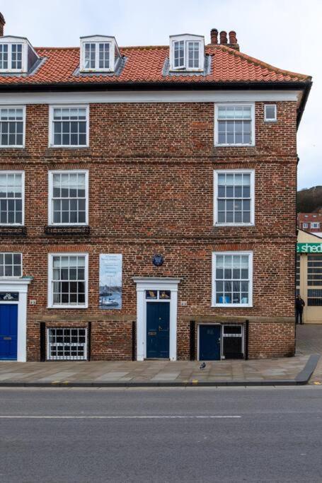 Herring Girl House - Harbourside Property, Sleeps 8 스카버러 외부 사진
