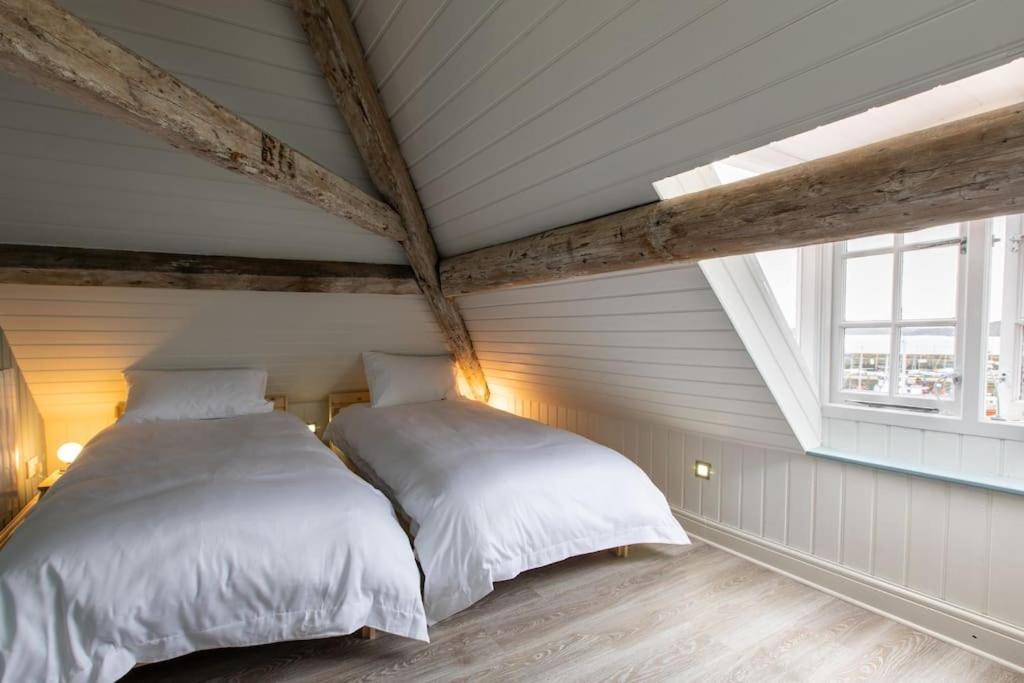 Herring Girl House - Harbourside Property, Sleeps 8 스카버러 외부 사진